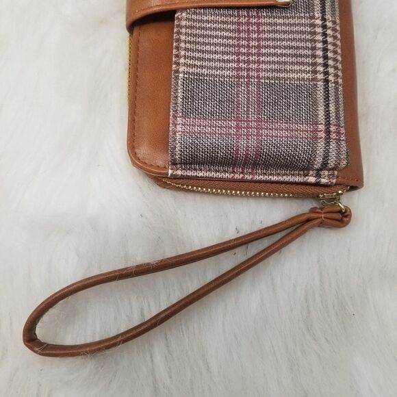 Brown Plaid Wristlet/Clutch Boutique Wallet. - Picture 3 of 16